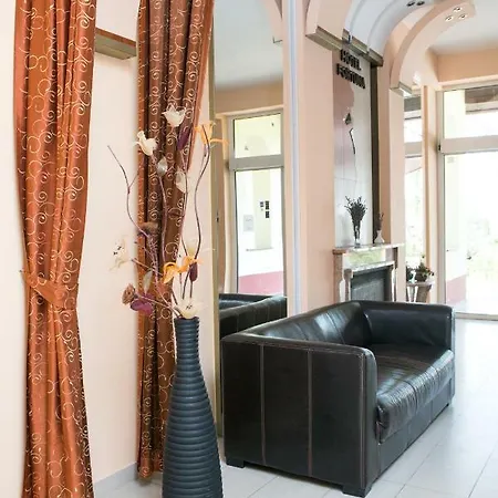 Fortuna Hotel Dávod
