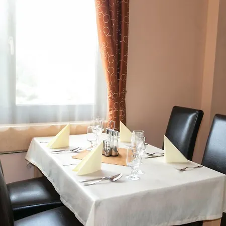 Fortuna Hotel *