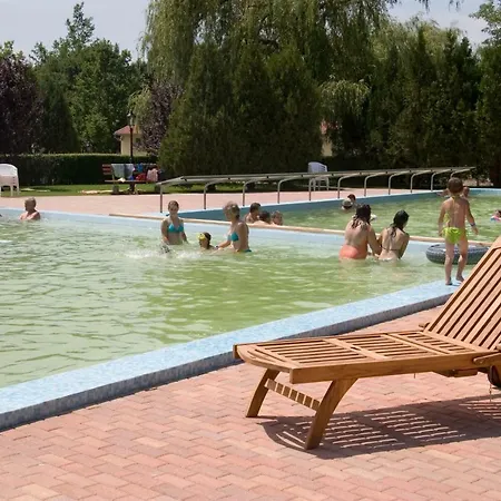 酒店 Fortuna Dávod